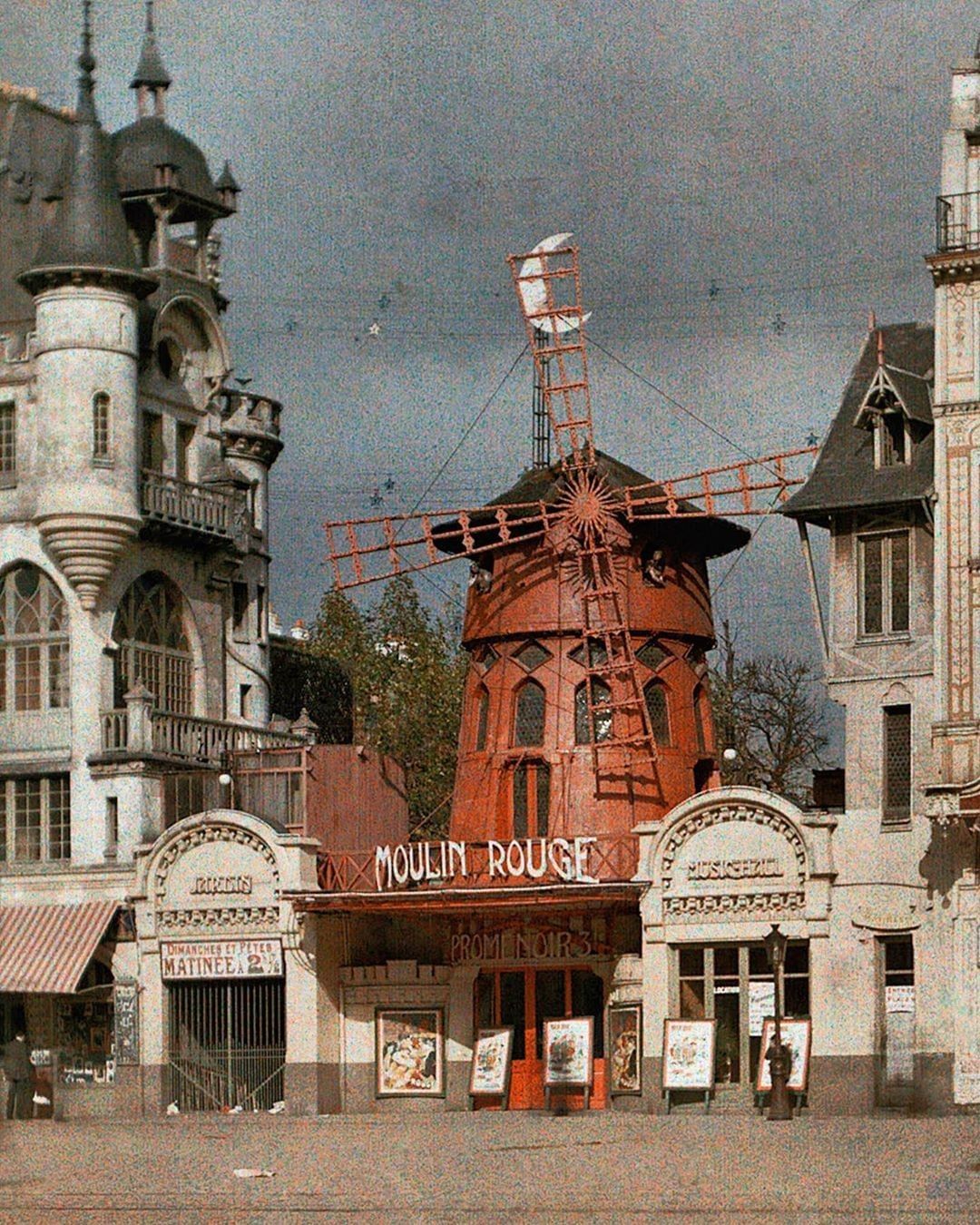 Le Moulin Rouge, Pháp
