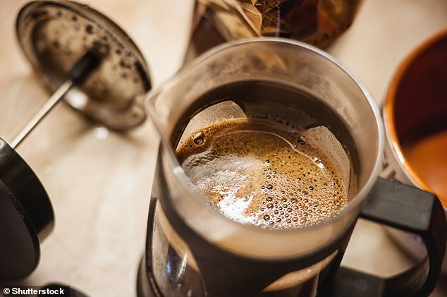 Uống cà phê có thể thay đổi cấu trúc của não bạn: Tiêu thụ cafein thường xuyên sẽ làm giảm khối lượng chất xám – nhưng 10-ngày-không-latte có thể đảo ngược kết quả